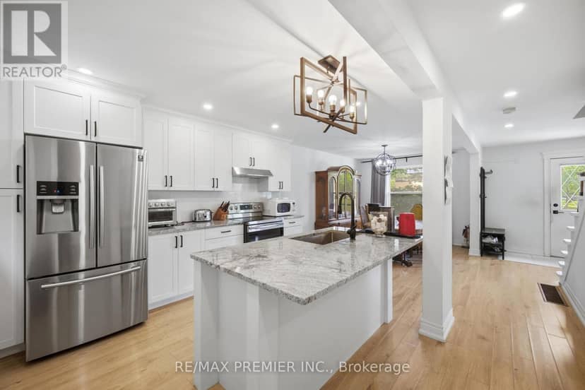 115 William Roe Boulevard — photo 5 of 27
