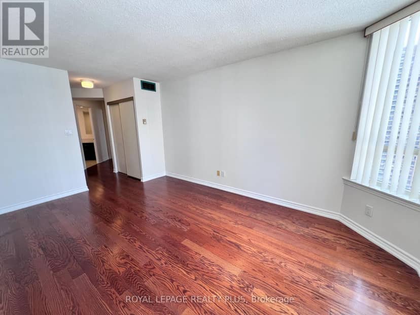 1714 - 30 Greenfield Avenue — photo 12 of 26