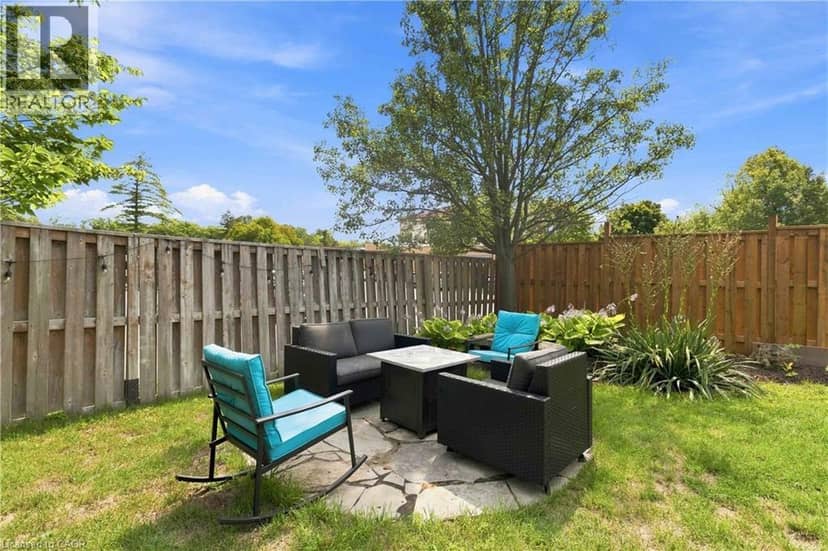 33 STRATFORD Terrace — photo 36 of 40
