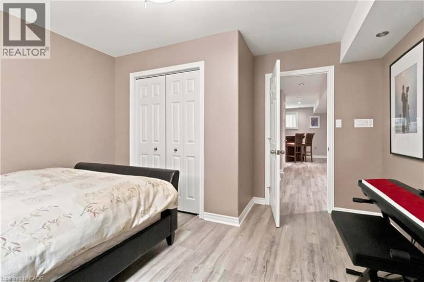 33 STRATFORD Terrace — photo 32 of 40