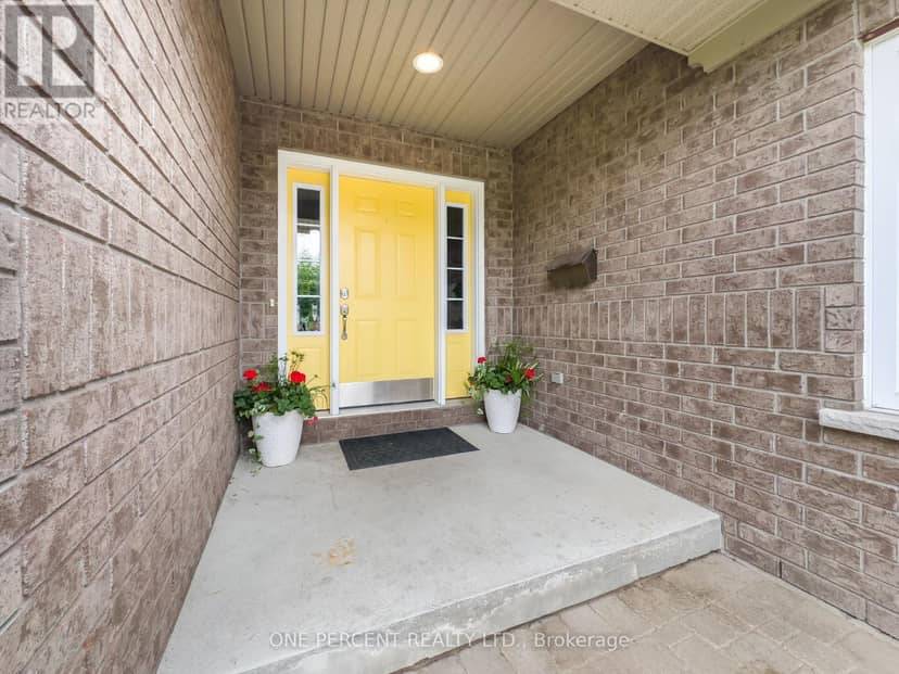 4 Jason Crescent — photo 4 of 40