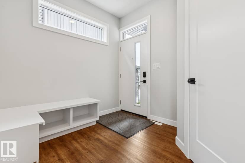 72 Maple Cr, Gibbons, photo 3