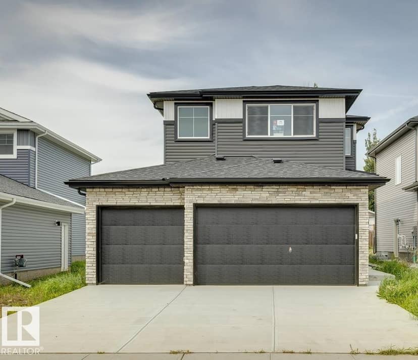 72 Maple Cr, Gibbons