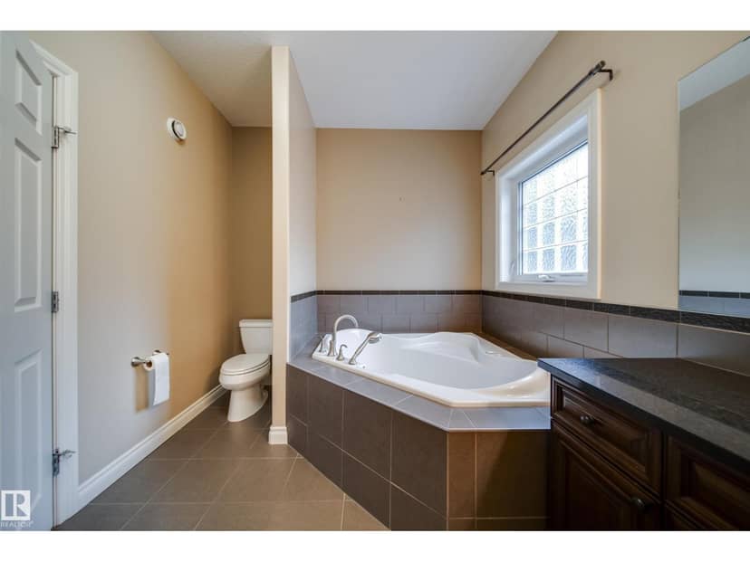 2410 Warry Pl SW — photo 20 of 40