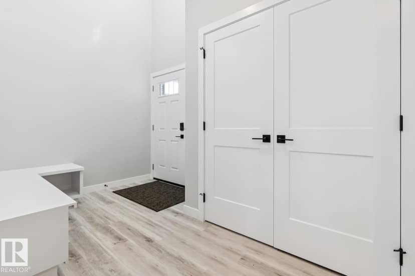 36 Maple CR, Gibbons, photo 3