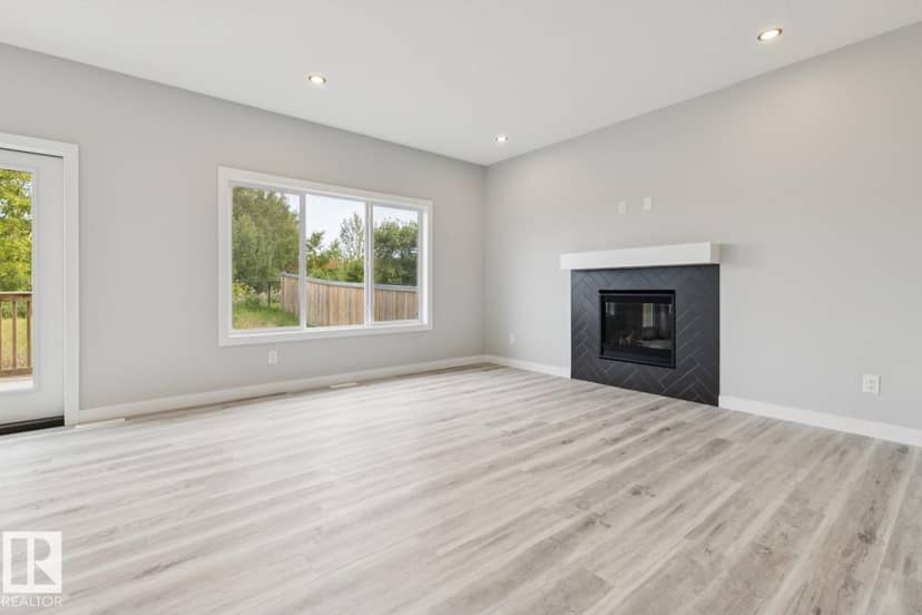 36 Maple CR, Gibbons, photo 5
