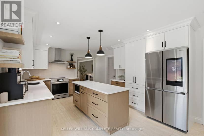 27 John Martin Crescent — photo 12 of 40
