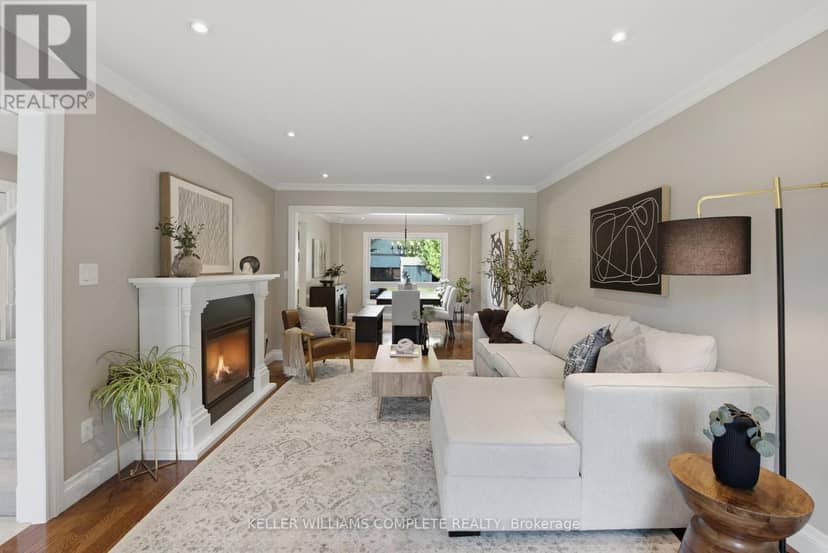 27 John Martin Crescent — photo 7 of 40