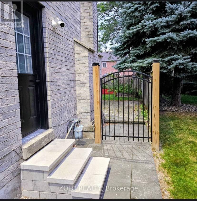16 Bentonwood Crescent — photo 2 of 19