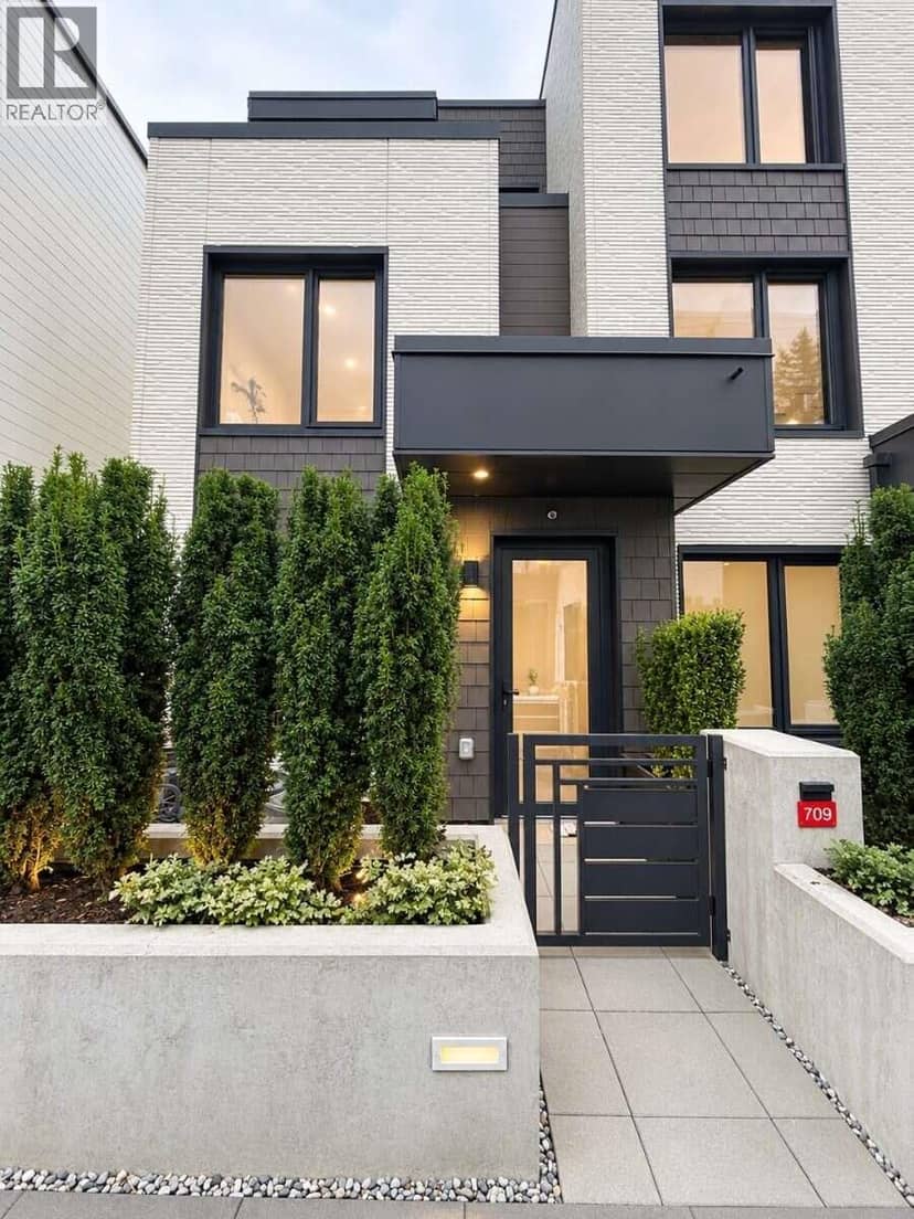 709 606 FOSTER AVENUE, Coquitlam