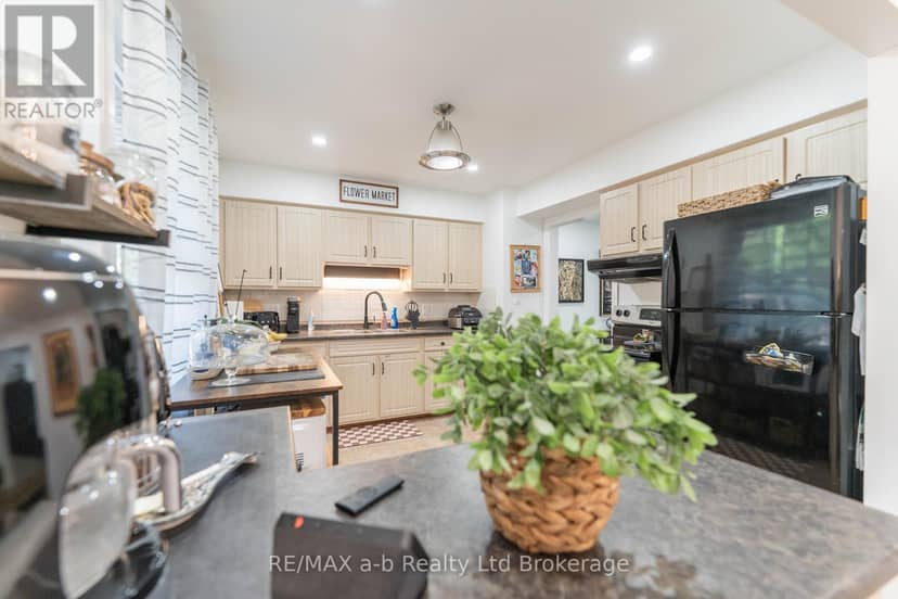 6 Camdon Court — photo 10 of 40