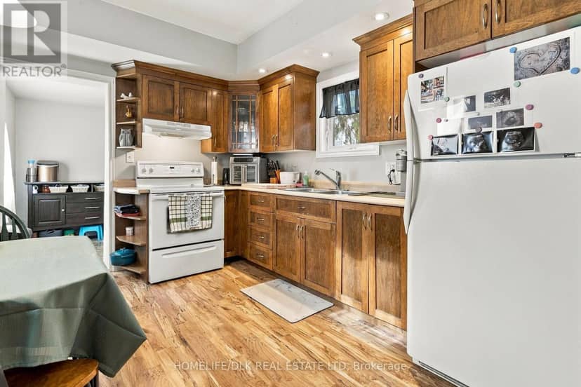 172 Pearl Street W — photo 20 of 36