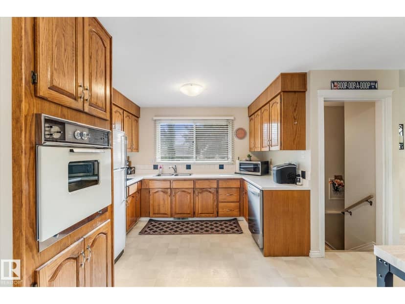 16807 98 Avenue NW NW — photo 14 of 40