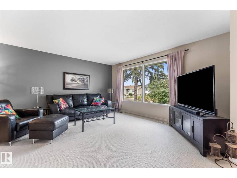 16807 98 Avenue NW NW, Edmonton, photo 2