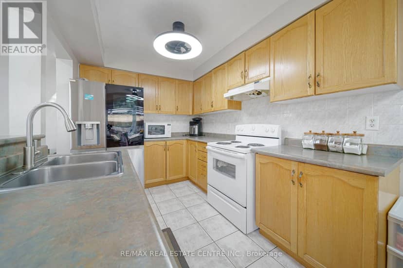 1 - 800 Paramount Drive — photo 10 of 40