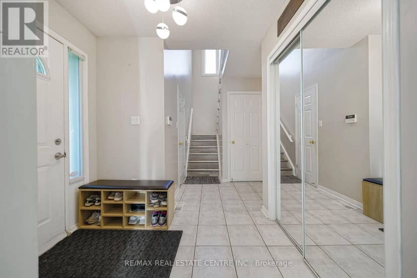 1 - 800 Paramount Drive — photo 14 of 40