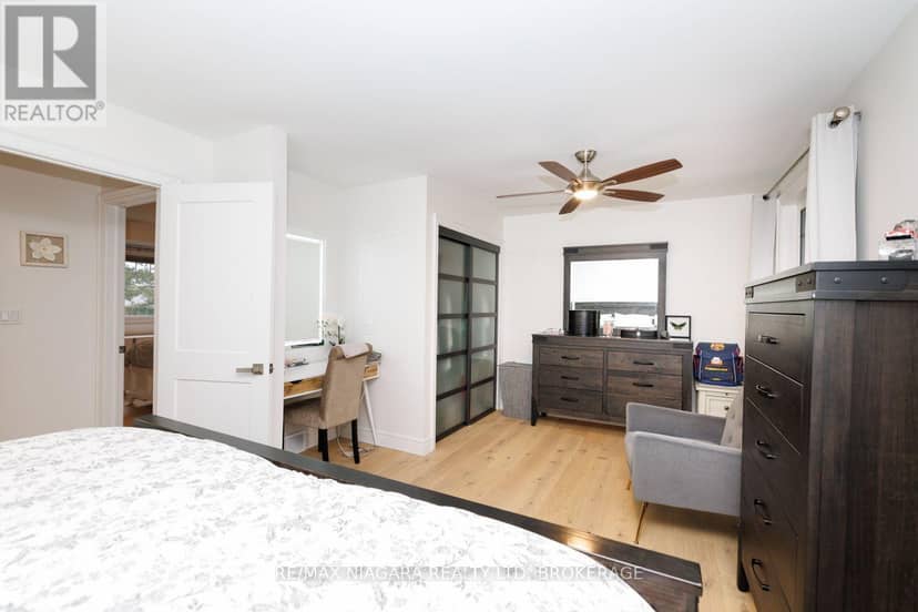 31 Pleasant Avenue S — photo 12 of 35