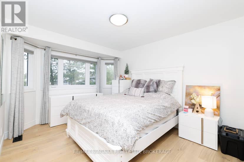 31 Pleasant Avenue S — photo 16 of 35