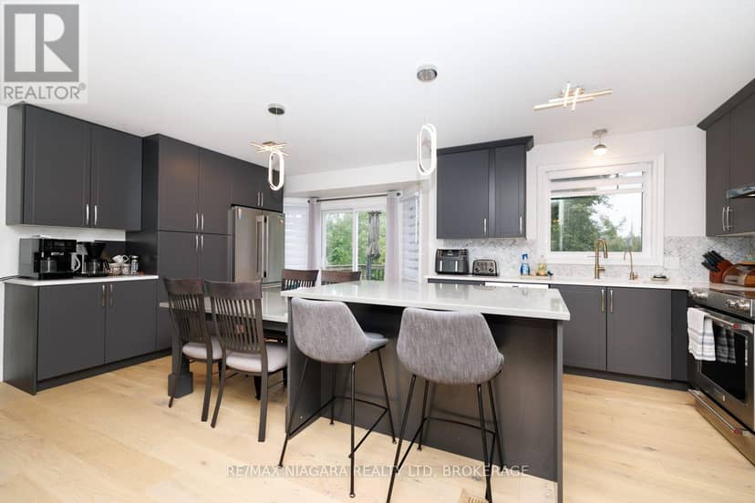 31 Pleasant Avenue S — photo 6 of 35