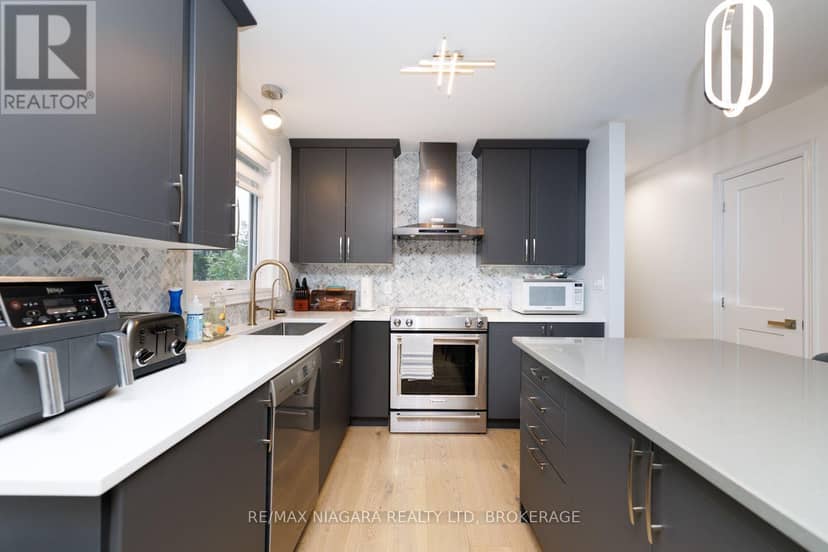 31 Pleasant Avenue S — photo 8 of 35
