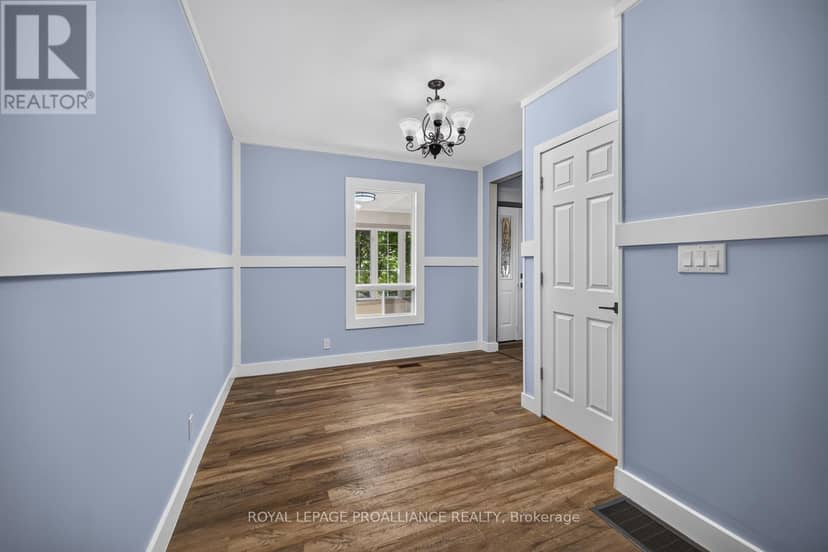 23 Sophia Street — photo 10 of 31