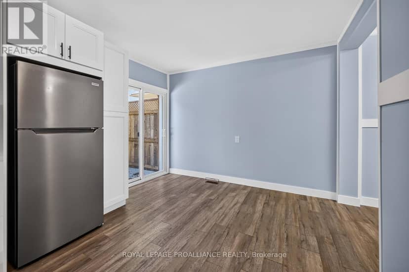 23 Sophia Street — photo 13 of 31