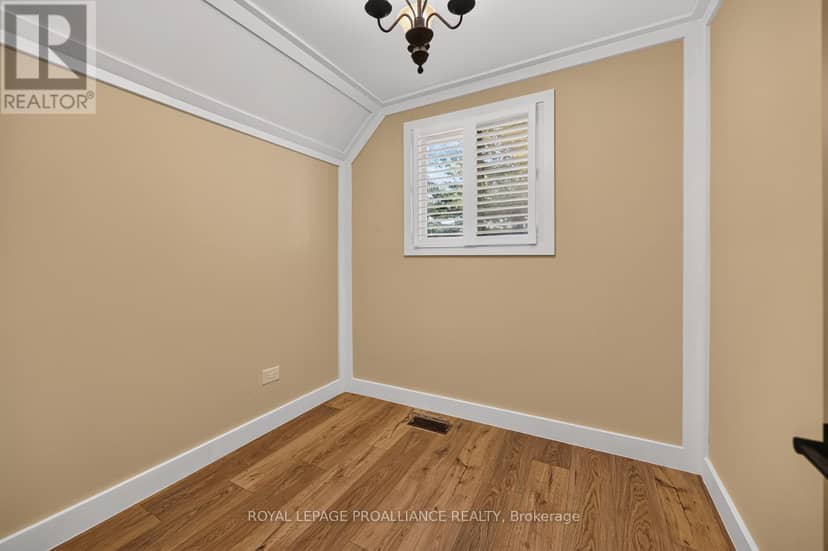 23 Sophia Street — photo 19 of 31