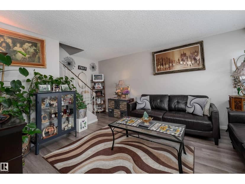 66 Willowdale Pl NW — photo 10 of 33