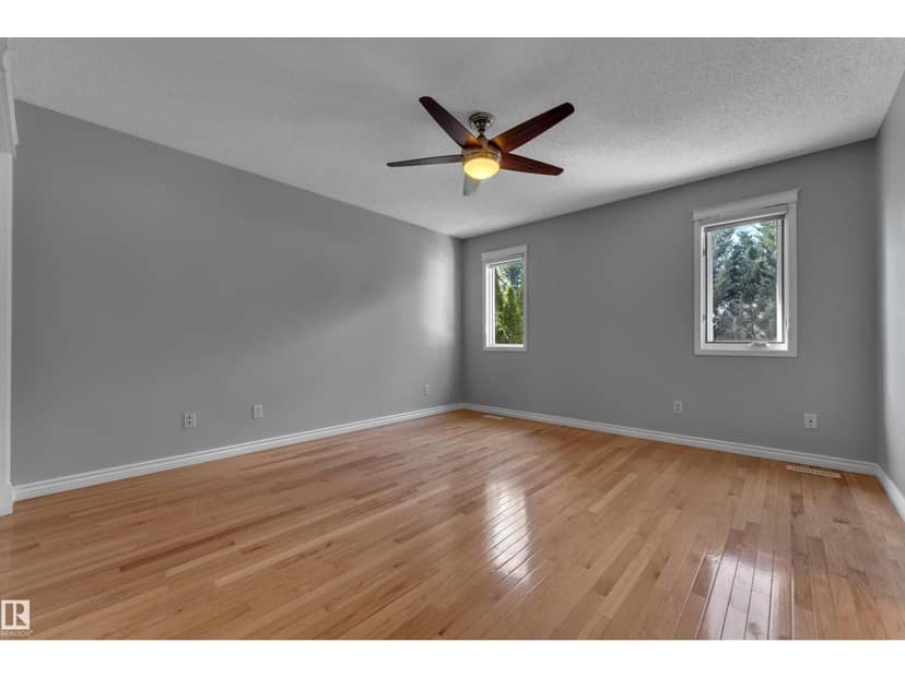 9722 157 ST NW — photo 21 of 40