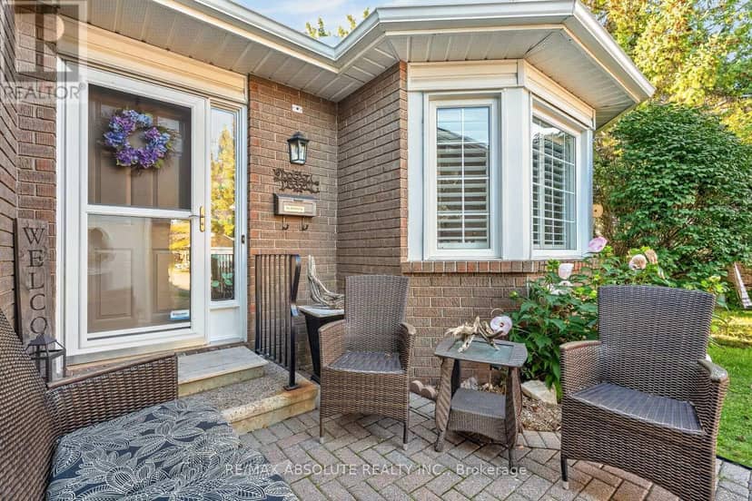 12 Oyster Bay Court — photo 2 of 33