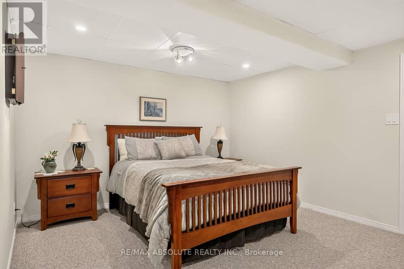 12 Oyster Bay Court — photo 29 of 33