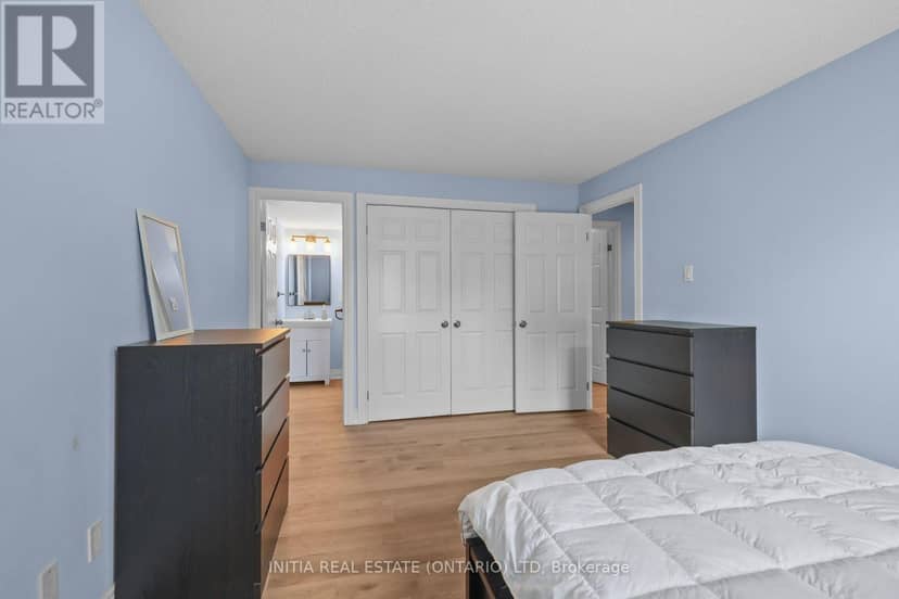309 - 600 Talbot Street — photo 11 of 32