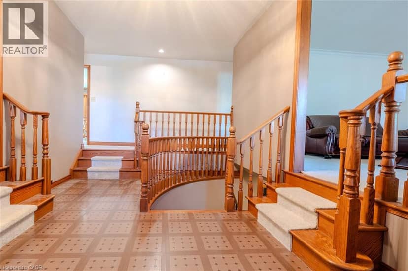 425 GOLF CLUB Road — photo 3 of 40