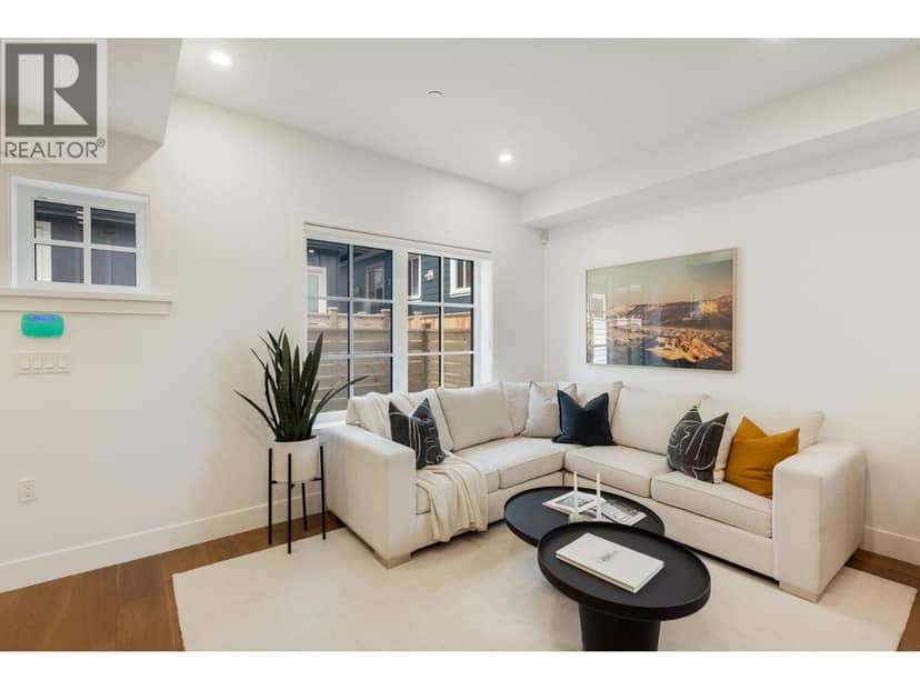 1 552 KASLO STREET, Vancouver, photo 2