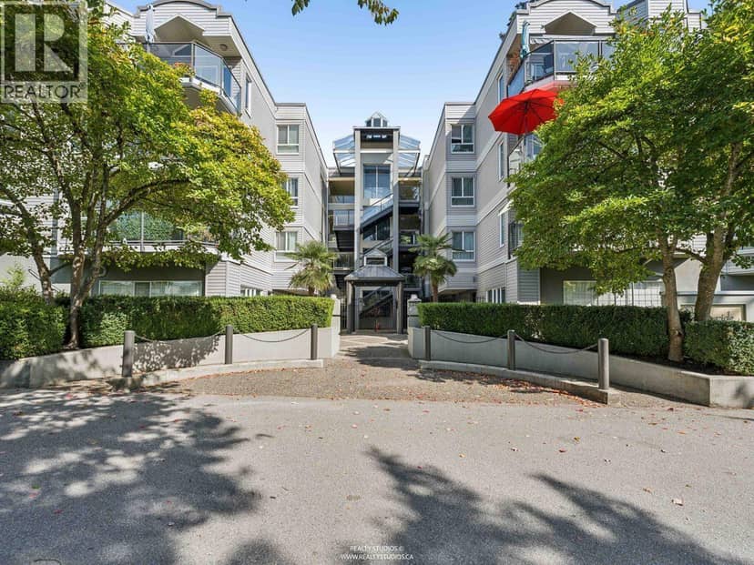 111 2250 SE Marine Drive, Vancouver
