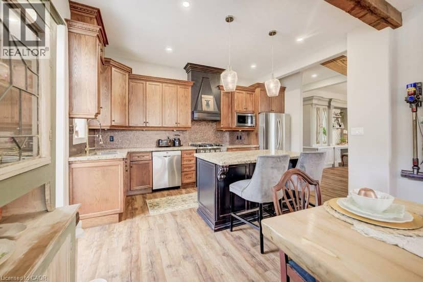 35 SCHWEITZER Street — photo 14 of 40