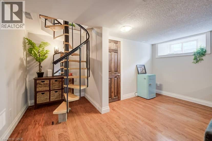 35 SCHWEITZER Street — photo 29 of 40