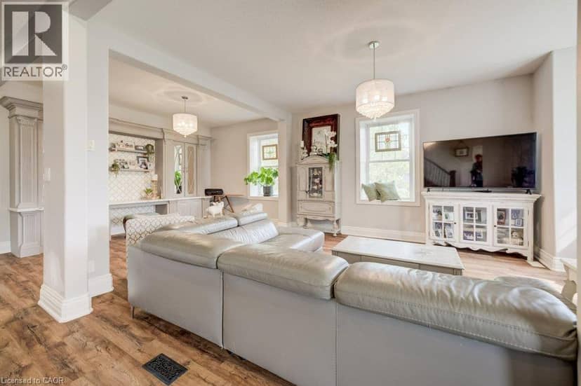 35 SCHWEITZER Street — photo 10 of 40