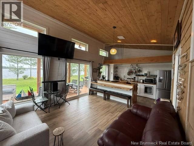 128 Sandy point — photo 5 of 18