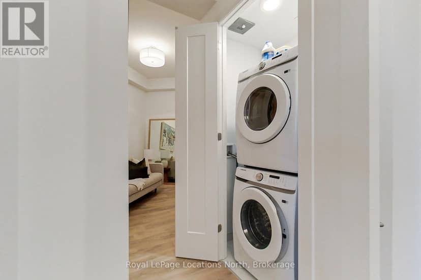 525 - 1 Hume Street — photo 24 of 40