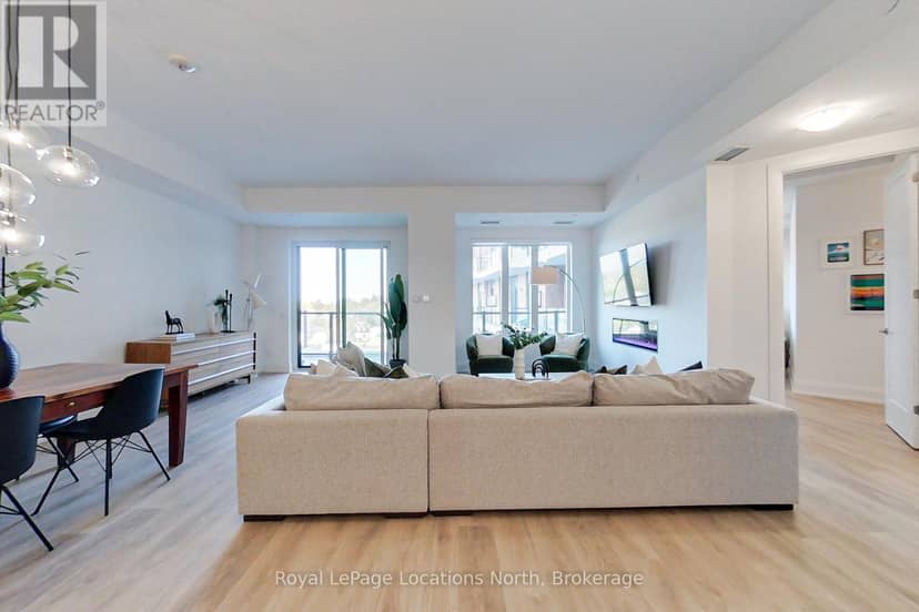 525 - 1 Hume Street — photo 3 of 40