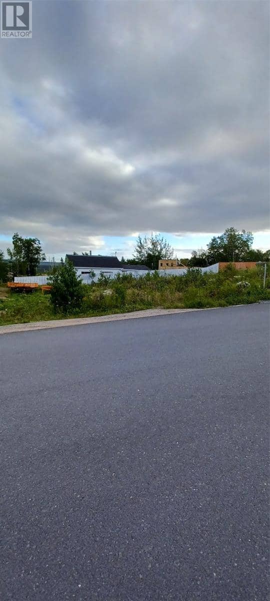 3 Clearview Crescent — photo 2 of 3