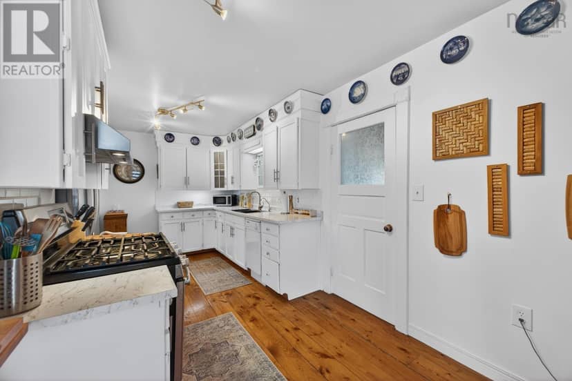 13291 Highway 6 — photo 11 of 40