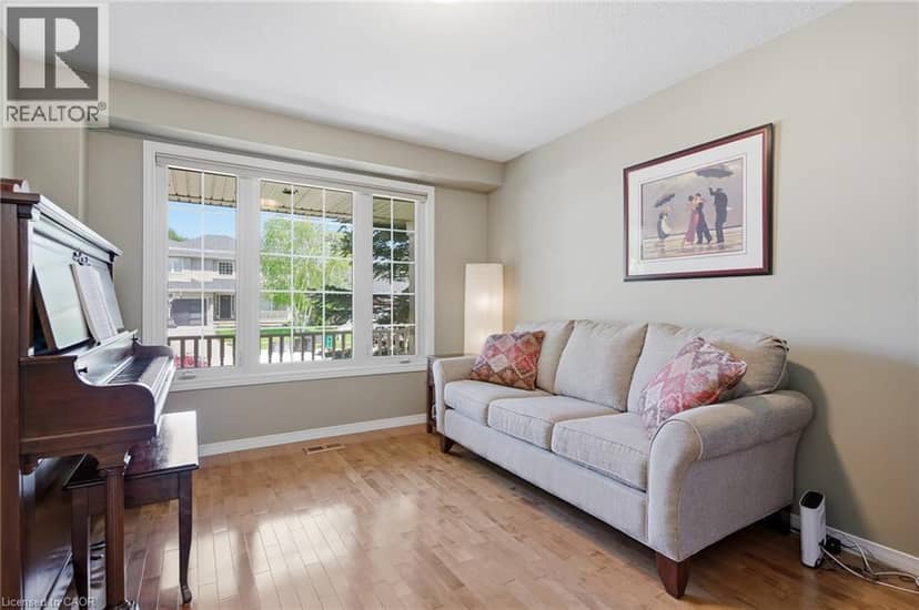 15 CAROLINIAN Lane — photo 12 of 40
