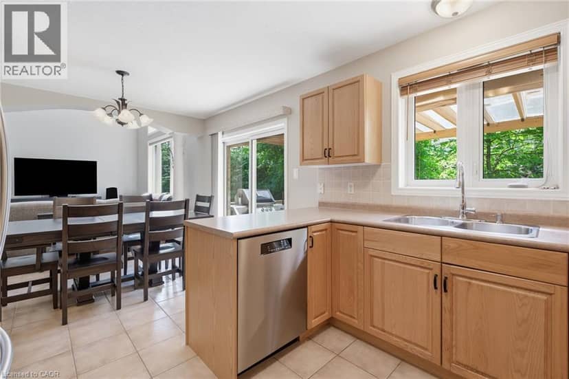 15 CAROLINIAN Lane — photo 18 of 40