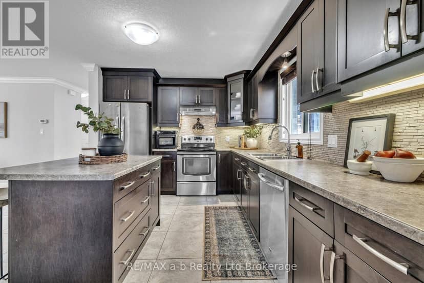 712 Blackacres Boulevard — photo 3 of 40
