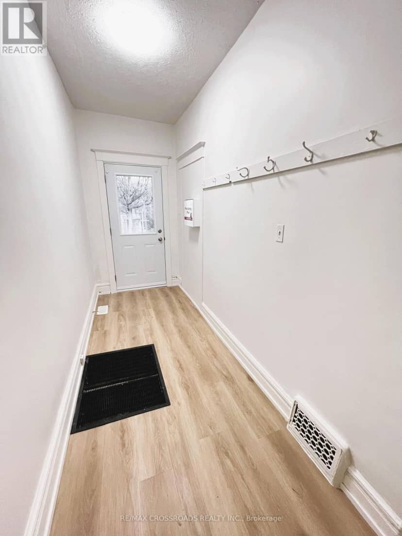 82 Curzon Street — photo 2 of 36