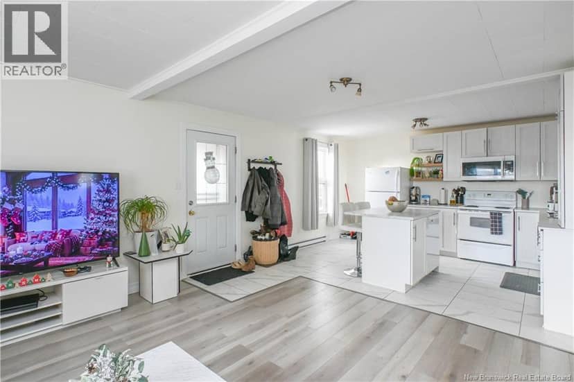 223 Boul St-Pierre E. Boulevard — photo 16 of 40