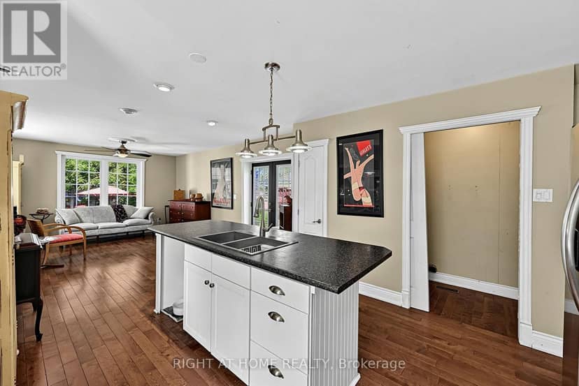 346 Bay Street — photo 9 of 26