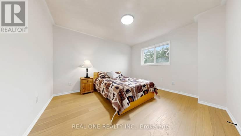 2027 Roy Ivor Crescent — photo 35 of 40